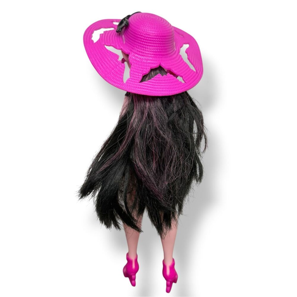 Monster High Scare-adise Island Draculaura Doll Swimsuit Sarong & Accessories - Picture 6 of 7